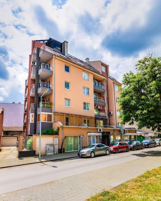 Appartamento The Little Beauty Next To Old Town & Kapana Plovdiv Esterno foto